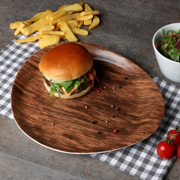 Plato burger de porcelana 31 x 27 cm diseño madera